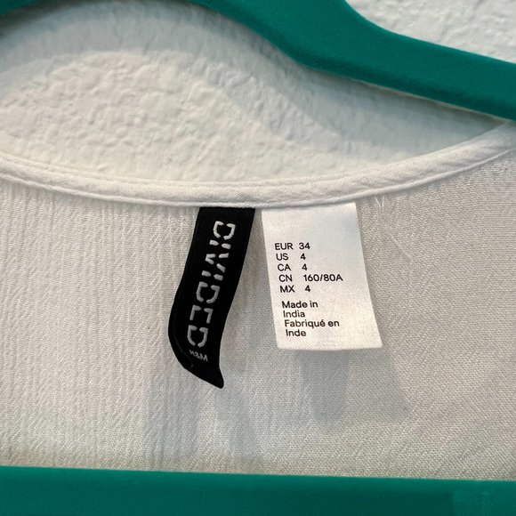 H&M White Blouse with Blue flowers, size 4 - Picture 4 of 7